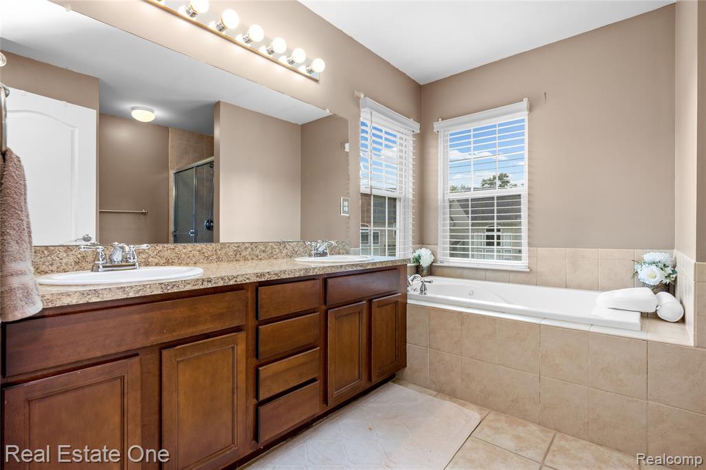 27062 Victoria Road Property Photo 15