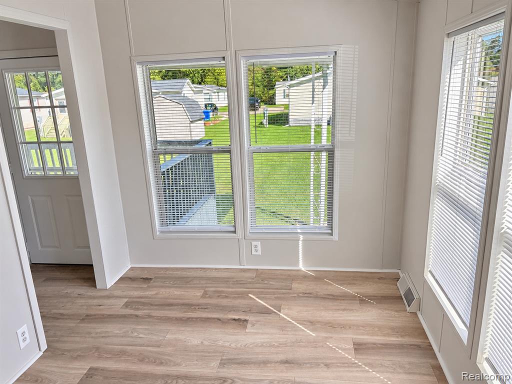 29 Brookfield Property Photo 7