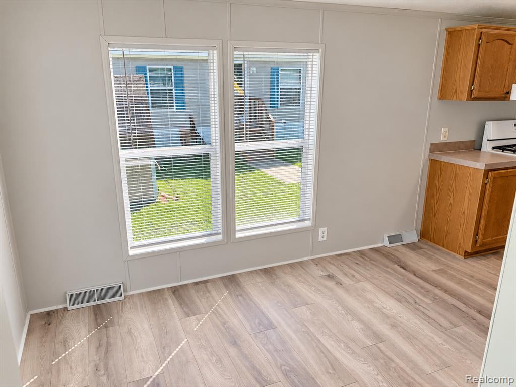 29 Brookfield Property Photo 8