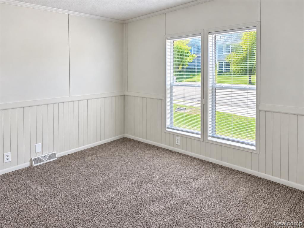 29 Brookfield Property Photo 13