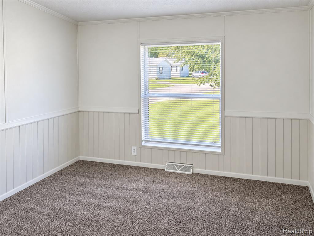 29 Brookfield Property Photo 17