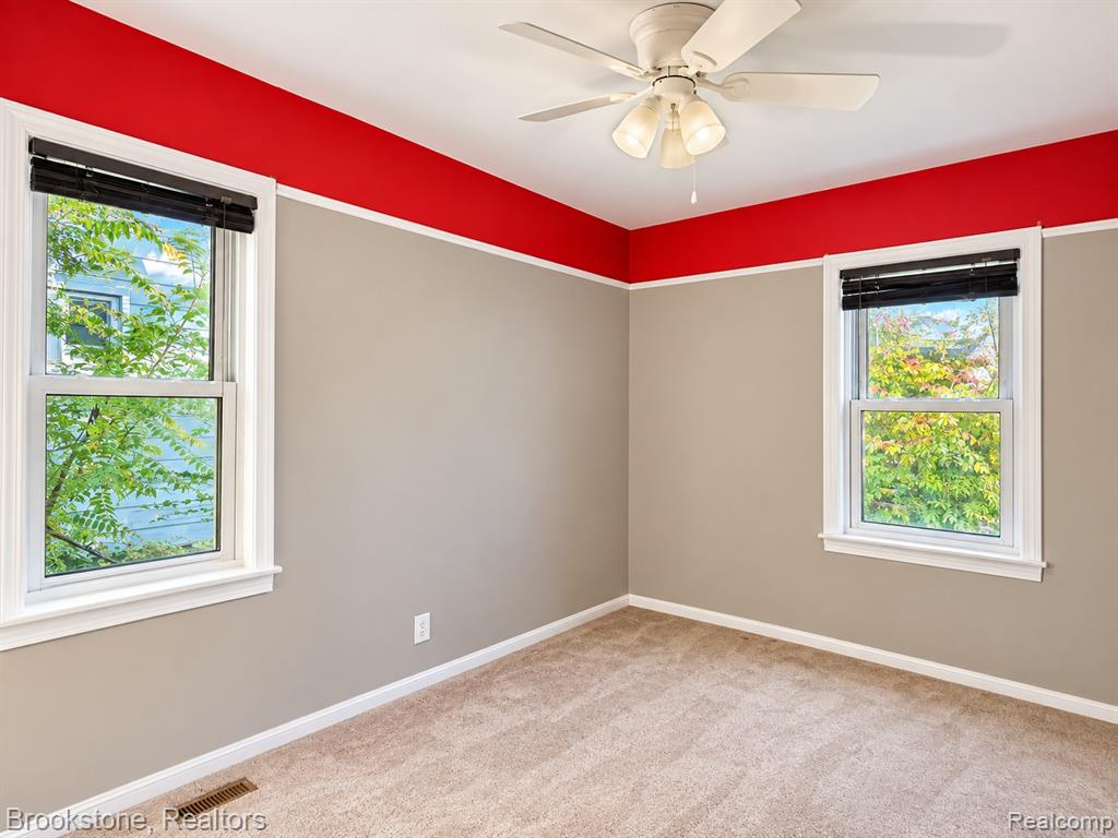 5898 N Globe Street Property Photo 10