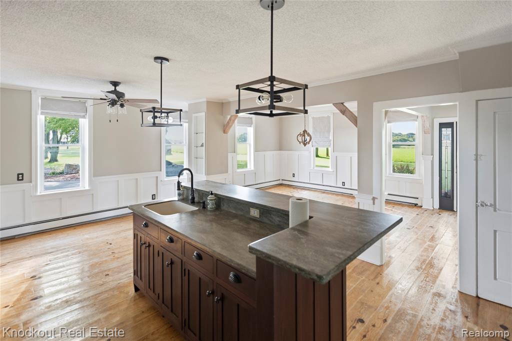 5750 Maple Road Property Photo 11