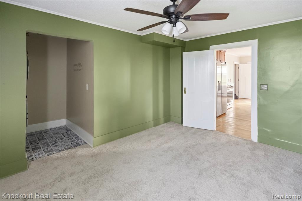 5750 Maple Road Property Photo 14