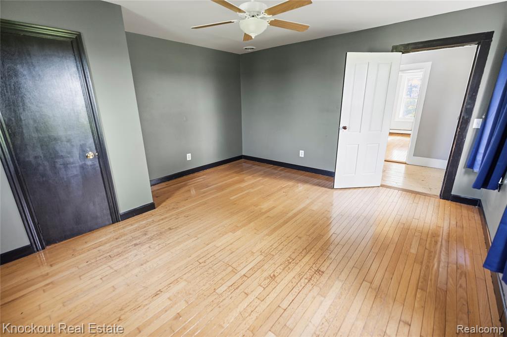 5750 Maple Road Property Photo 23