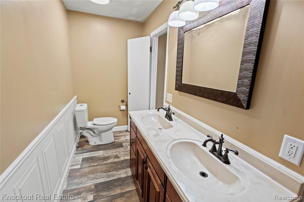 5750 Maple Road Property Photo 30