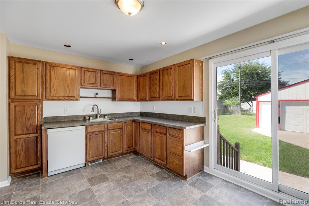 6741 Deering Street Property Photo 13