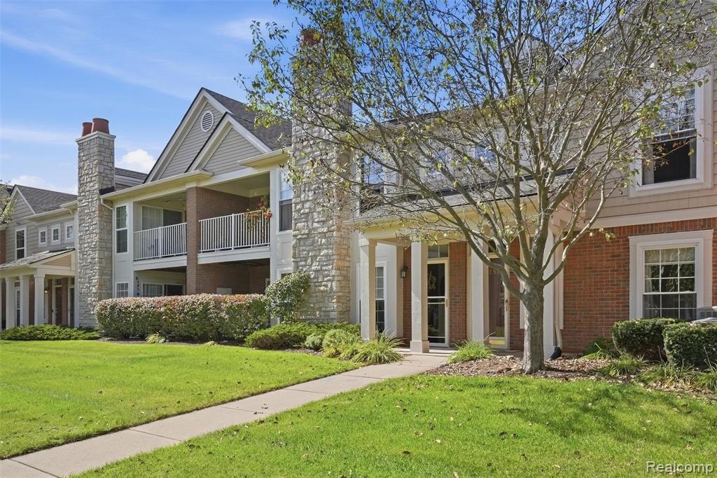 28259 Oakmonte Circle Property Photo 3