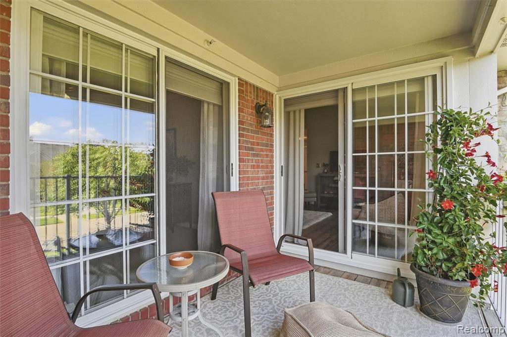 28259 Oakmonte Circle Property Photo 17