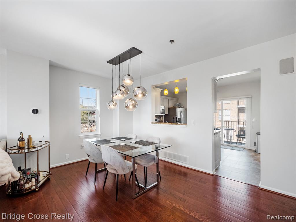 20308 Boardwalk Boulevard Property Photo 5