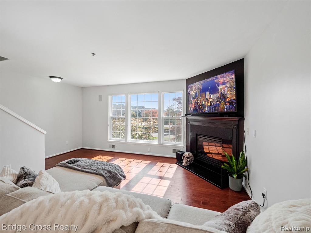 20308 Boardwalk Boulevard Property Photo 11