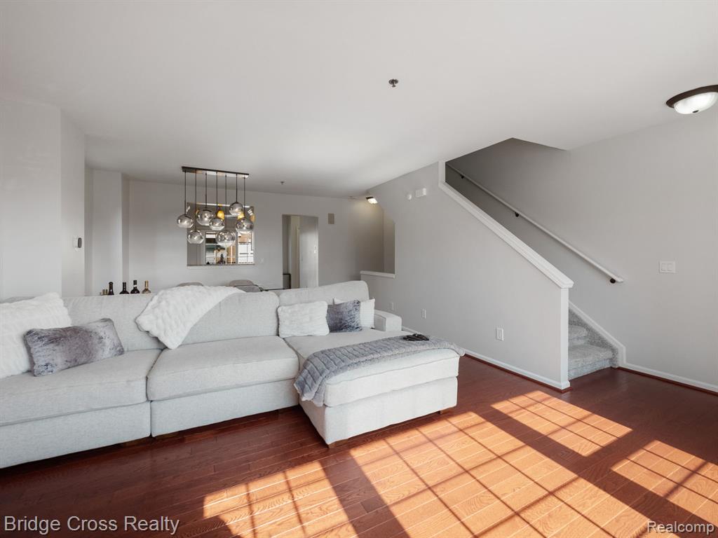 20308 Boardwalk Boulevard Property Photo 14