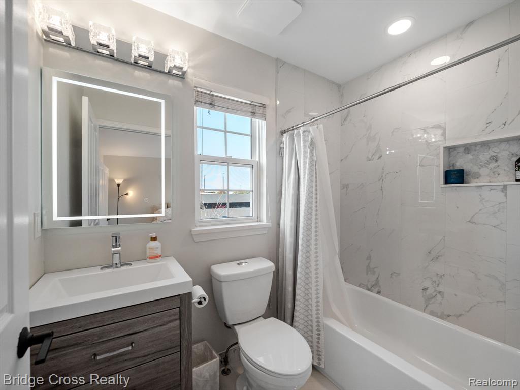 20308 Boardwalk Boulevard Property Photo 27
