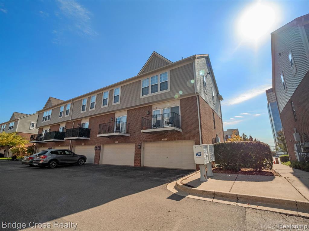 20308 Boardwalk Boulevard Property Photo 31