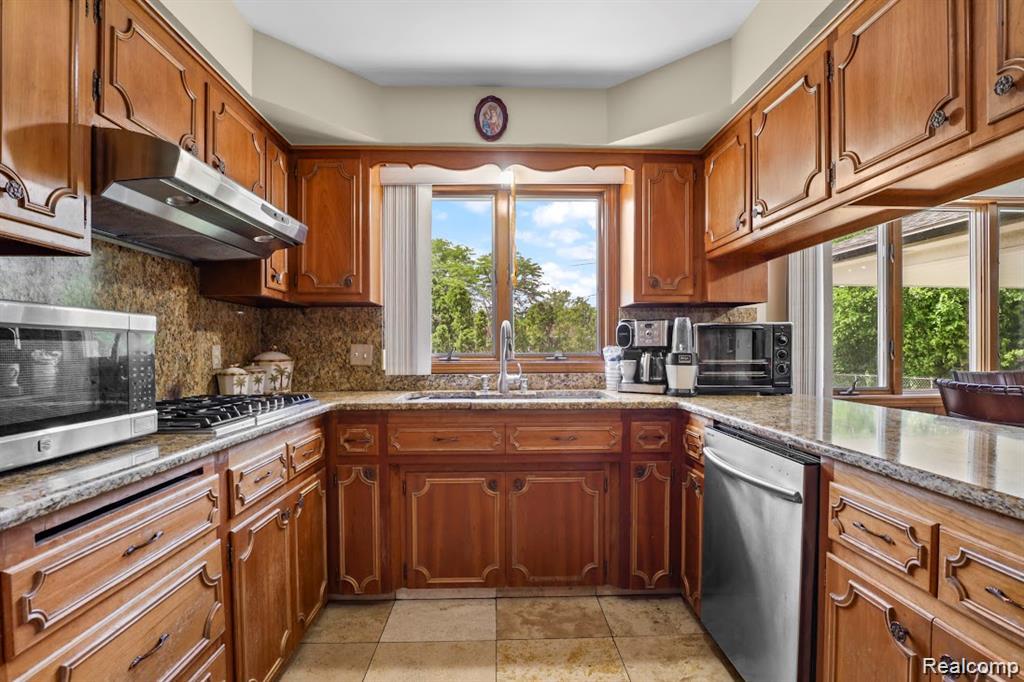 26449 Haverhill Property Photo 18