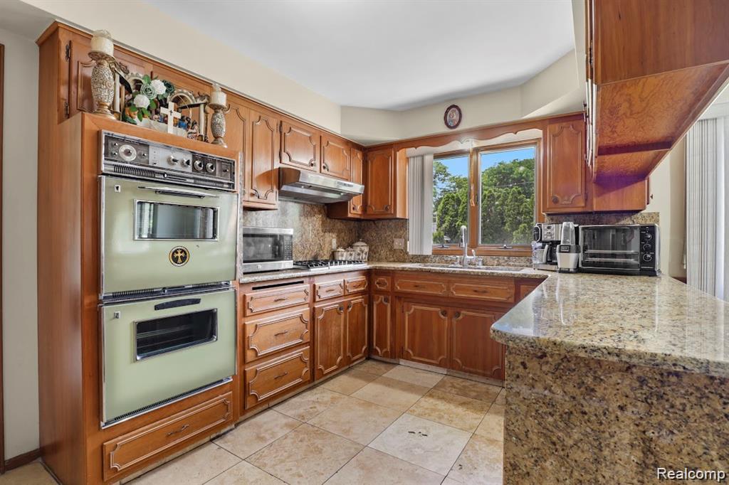 26449 Haverhill Property Photo 19