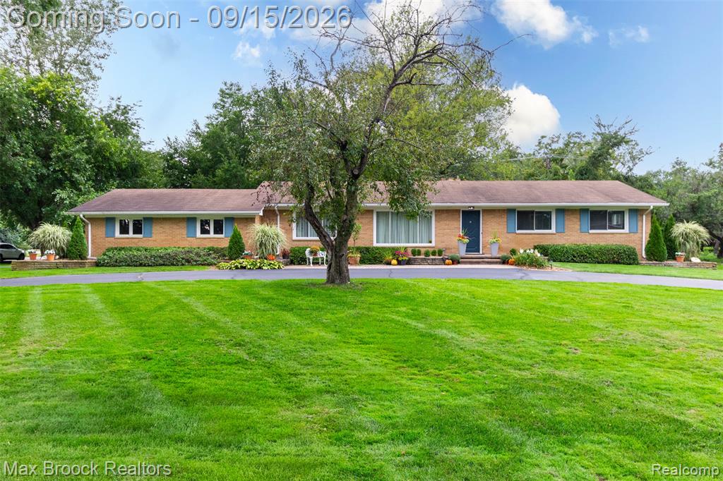 28513 W Kalong Circle Property Photo 1