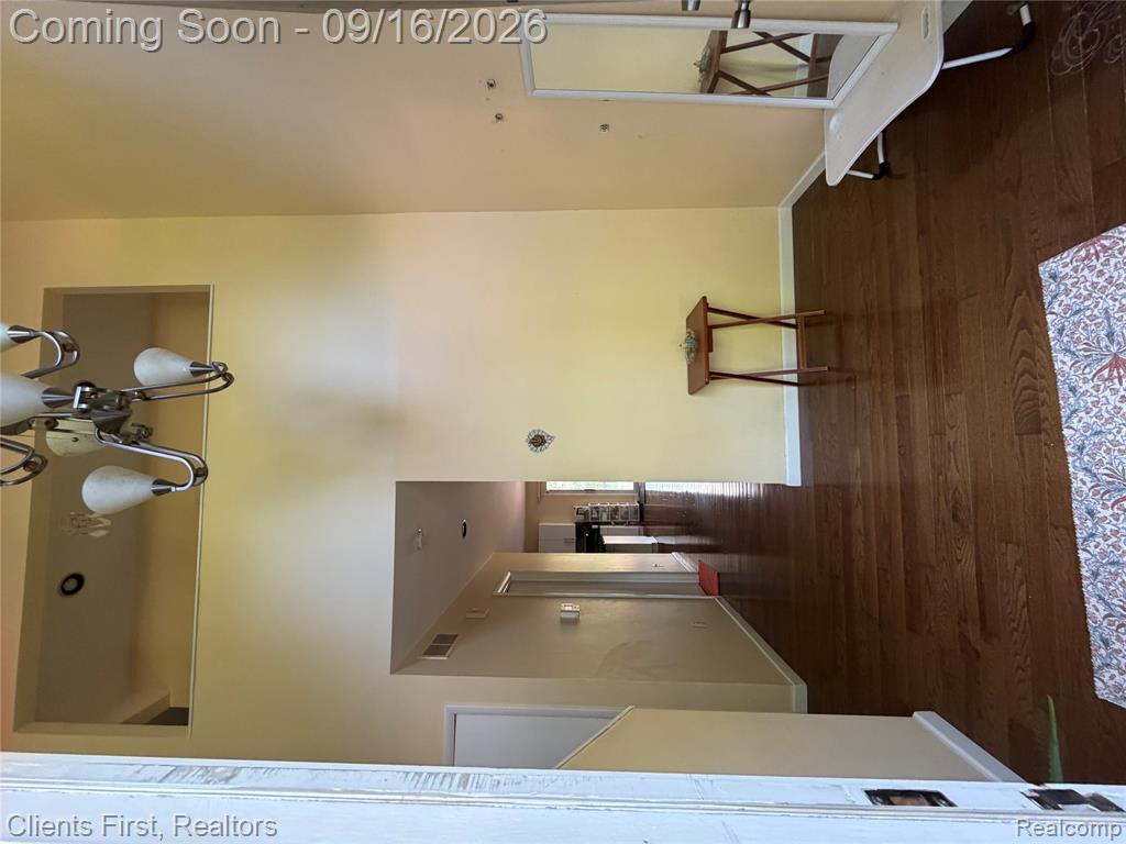24519 Willowbrook Property Photo 5