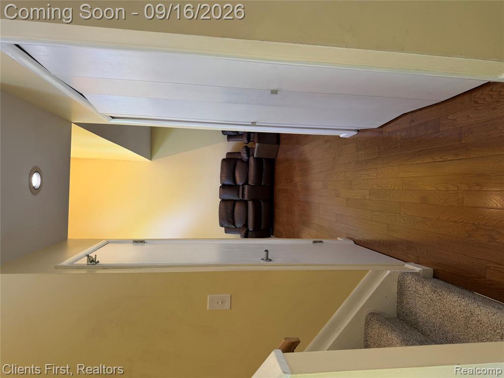24519 Willowbrook Property Photo 7