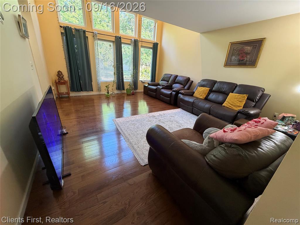 24519 Willowbrook Property Photo 11