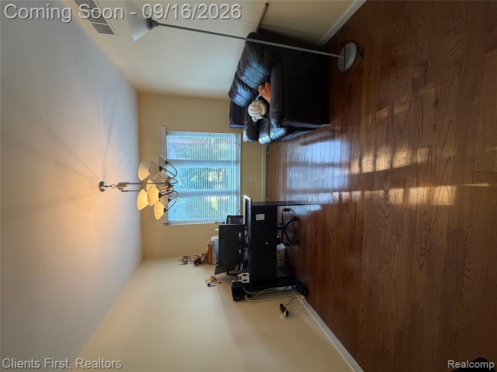24519 Willowbrook Property Photo 13