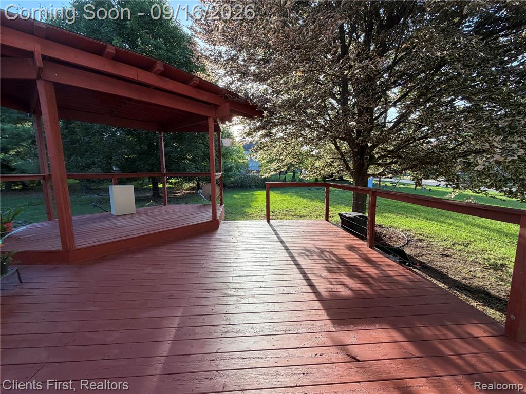 24519 Willowbrook Property Photo 23