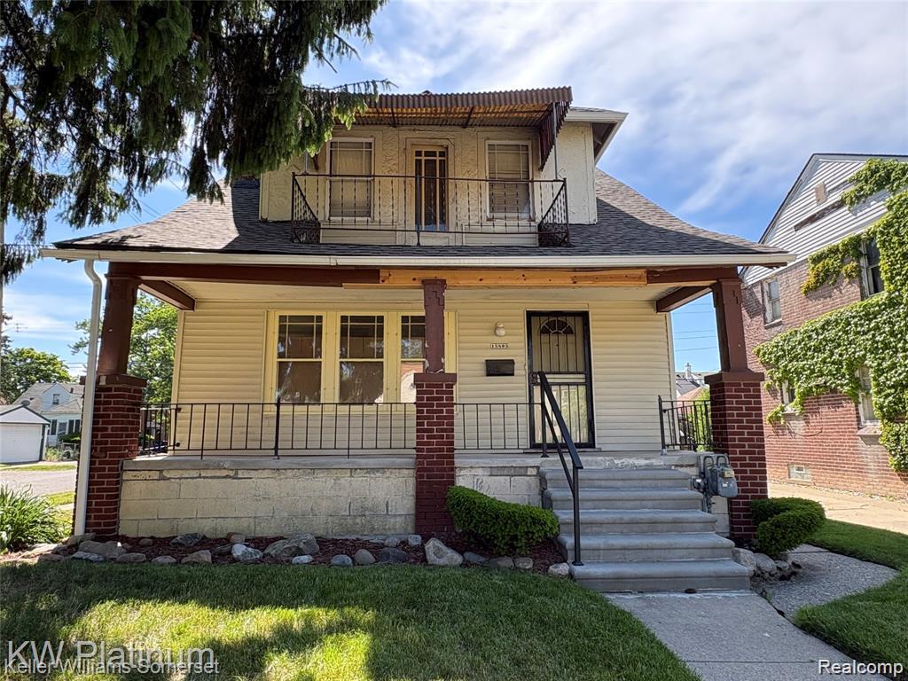 15803 Biltmore Street - Upper Unit Property Photo 1