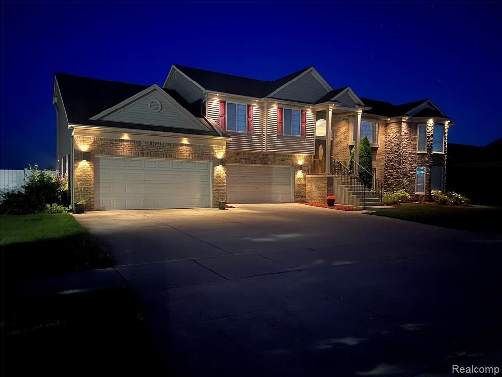 9166 Lantern Way Property Photo 1