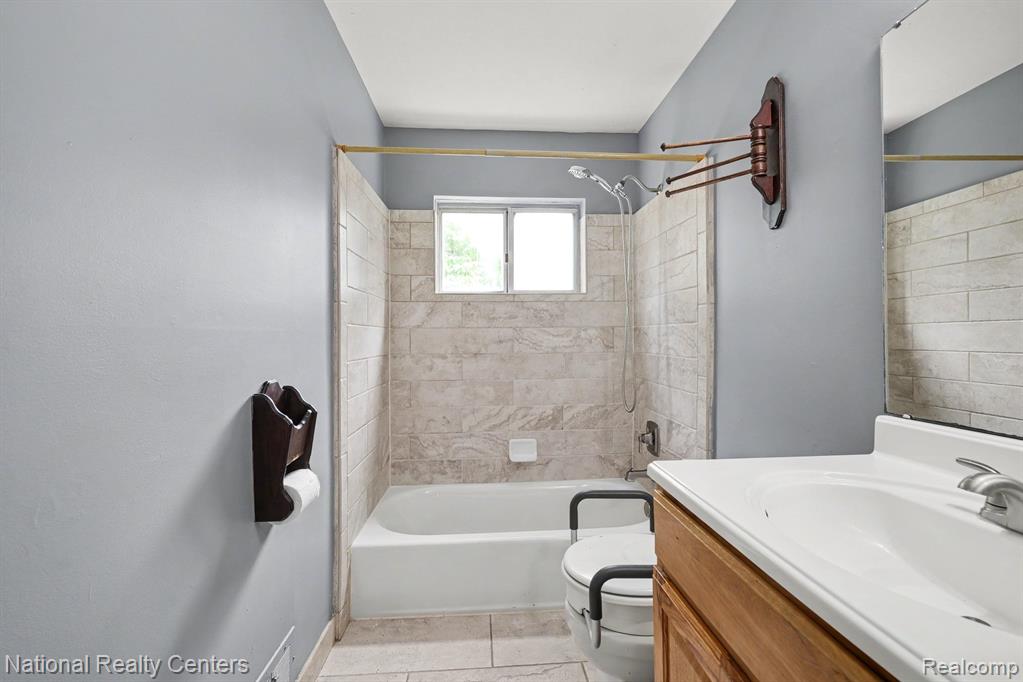 1069 Urbancrest Drive Property Photo 11