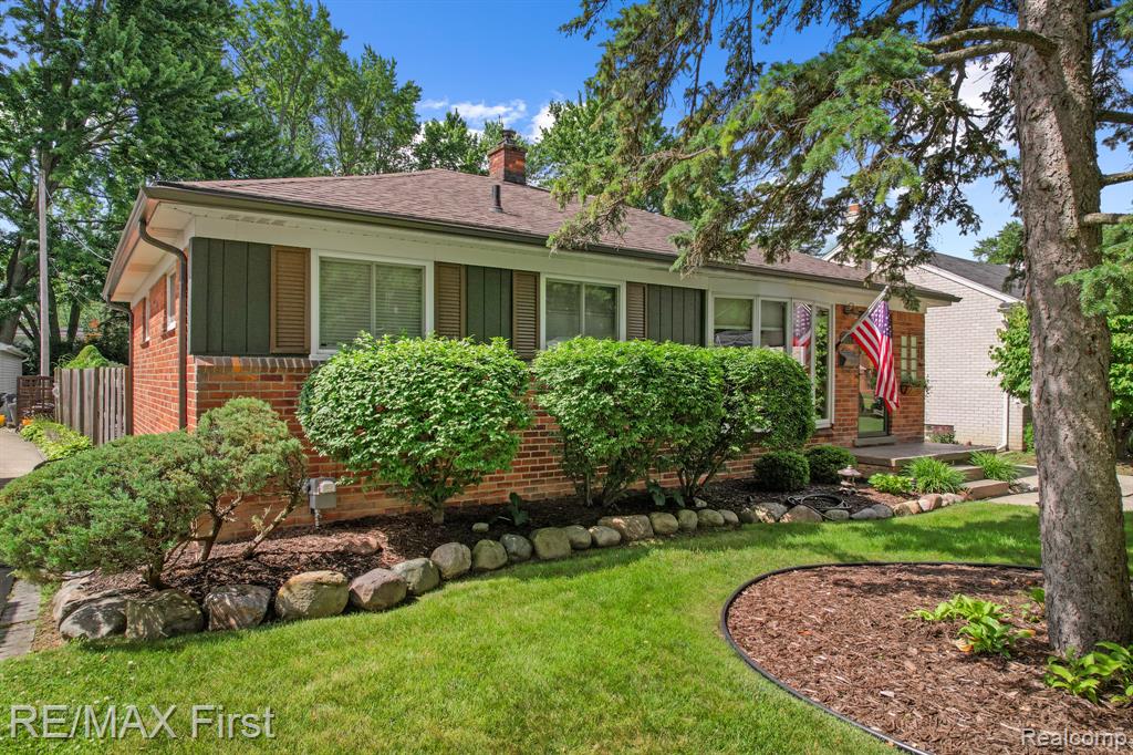 1103 W Webster Road Property Photo 1