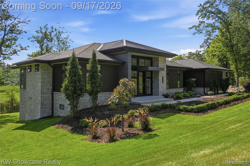 1166 Lake Forest Way Property Photo 1