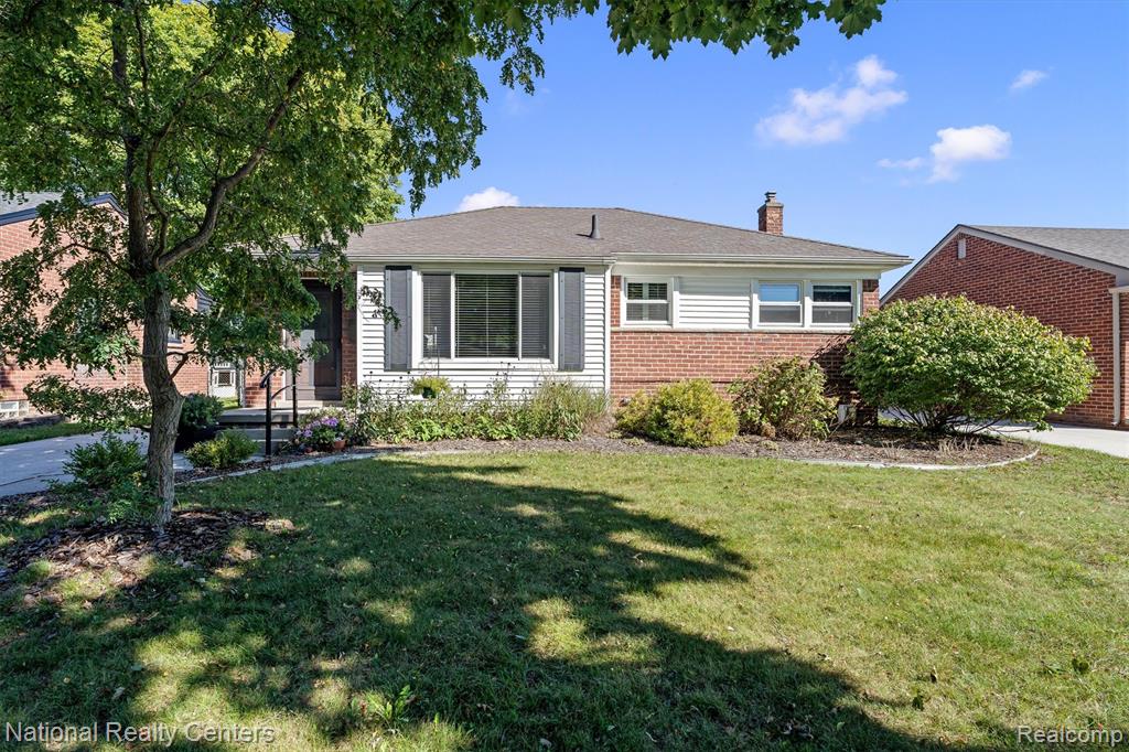 120 Charlotte Avenue Property Photo 1