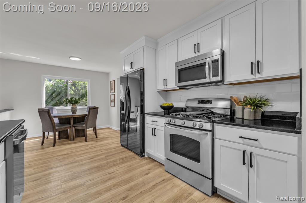 39202 Dillingham Street Property Photo 18