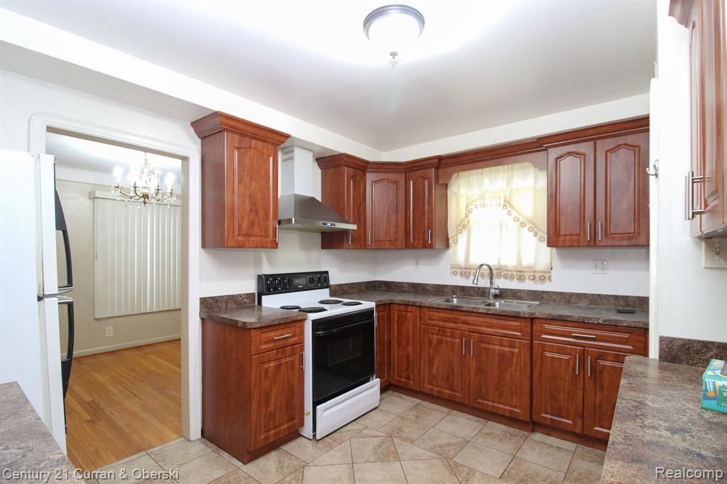 7907 W Morrow Circle Property Photo 4