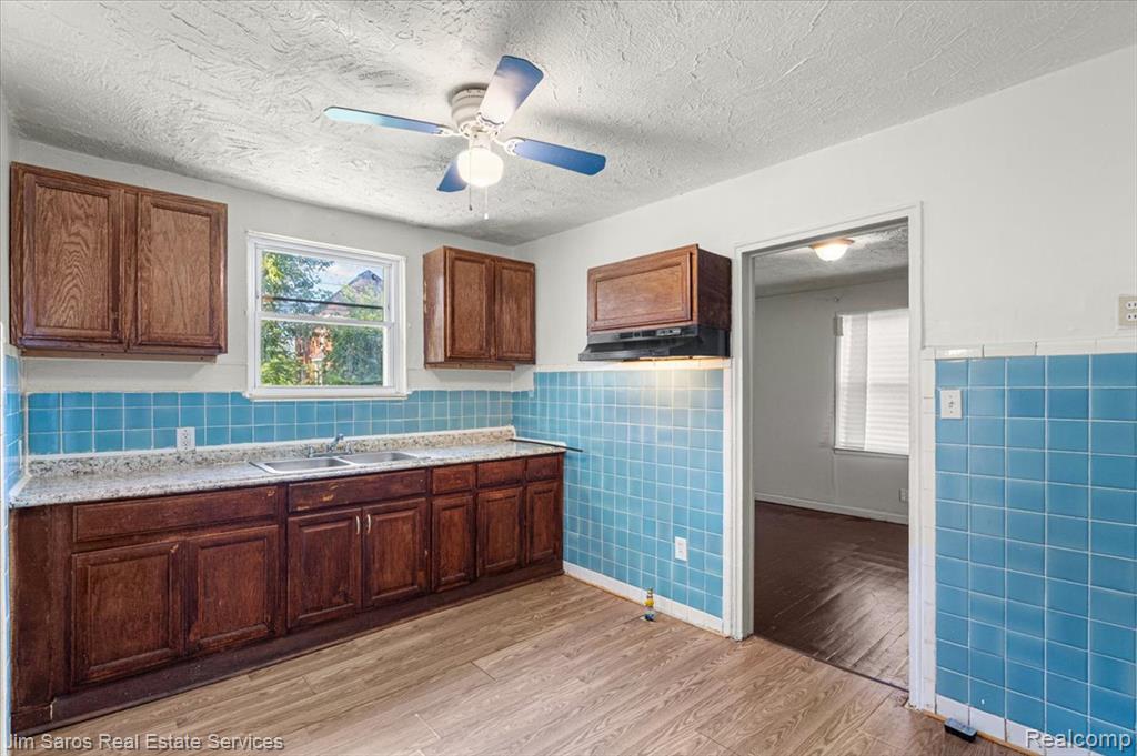 3364 Ewald Circle Property Photo 4