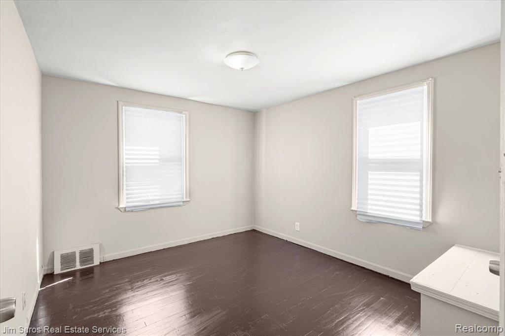 3364 Ewald Circle Property Photo 10