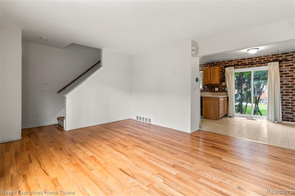 27962 Eastwick Square Property Photo 6