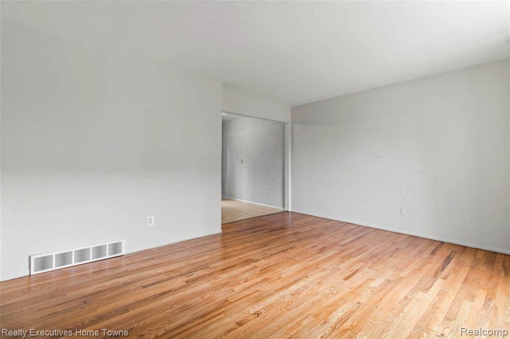 27962 Eastwick Square Property Photo 7