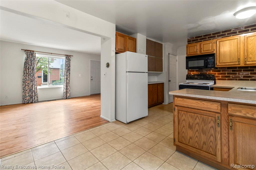 27962 Eastwick Square Property Photo 9