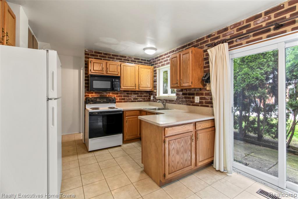 27962 Eastwick Square Property Photo 10