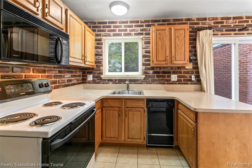 27962 Eastwick Square Property Photo 12