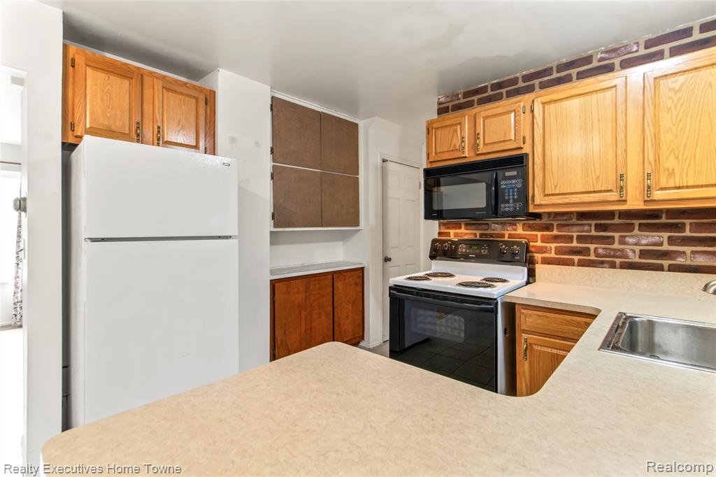 27962 Eastwick Square Property Photo 13