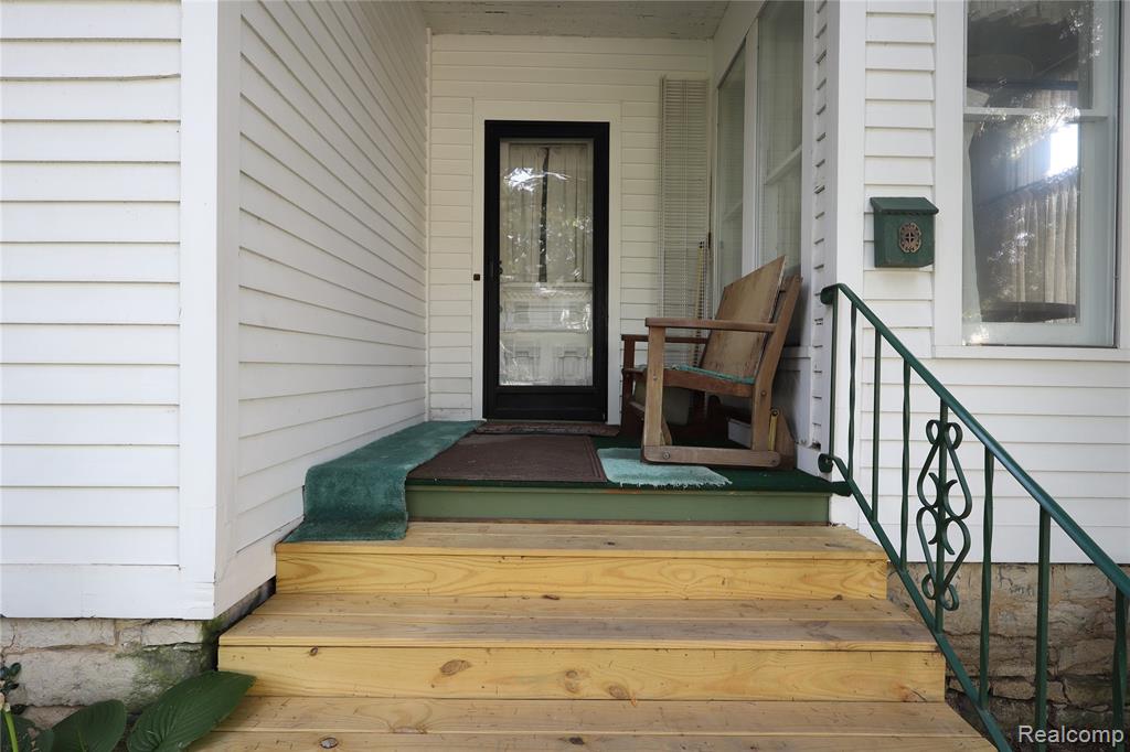 426 E 4th Street Property Photo 3