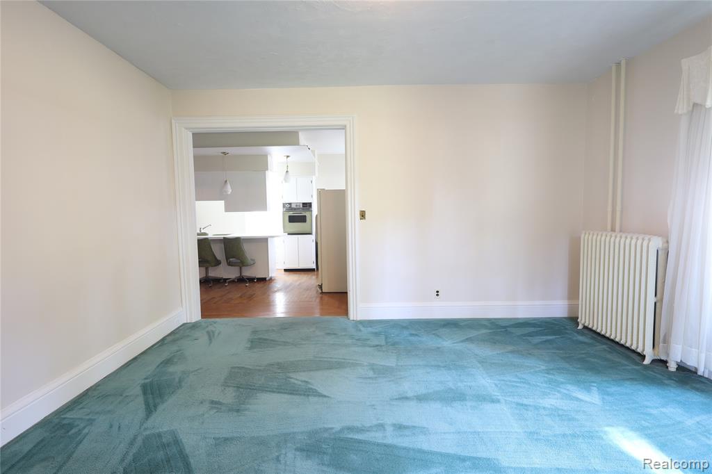 426 E 4th Street Property Photo 11