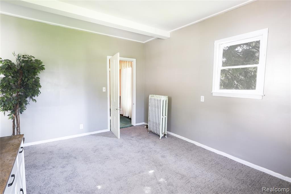 426 E 4th Street Property Photo 19