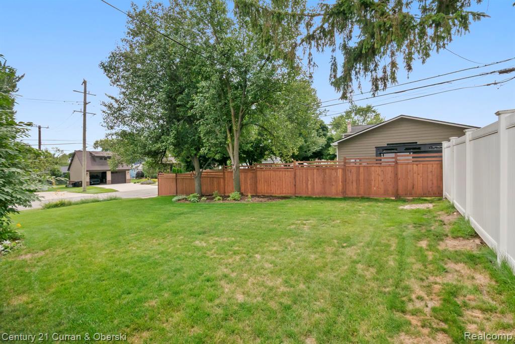 551 N Evergreen Street Property Photo 41