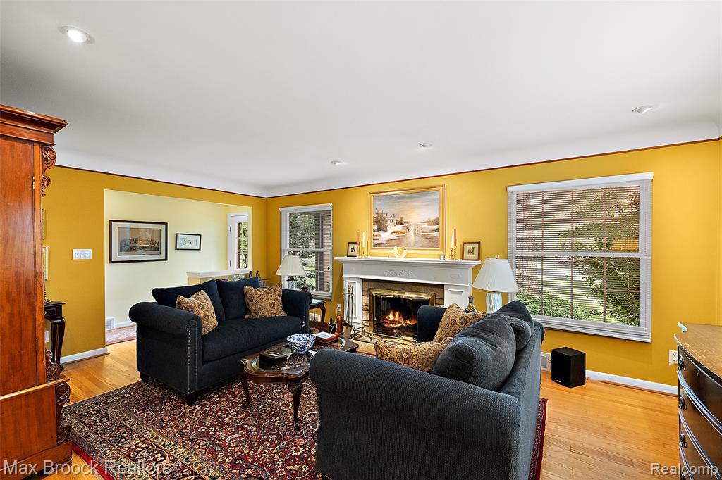 18408 Beverly Road Property Photo 3