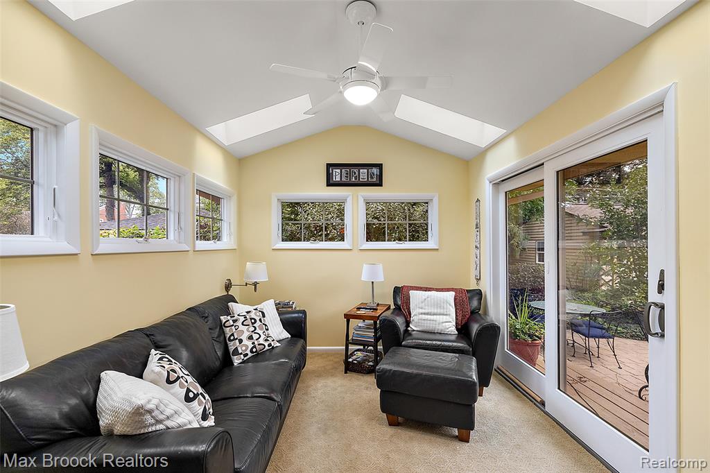 18408 Beverly Road Property Photo 6