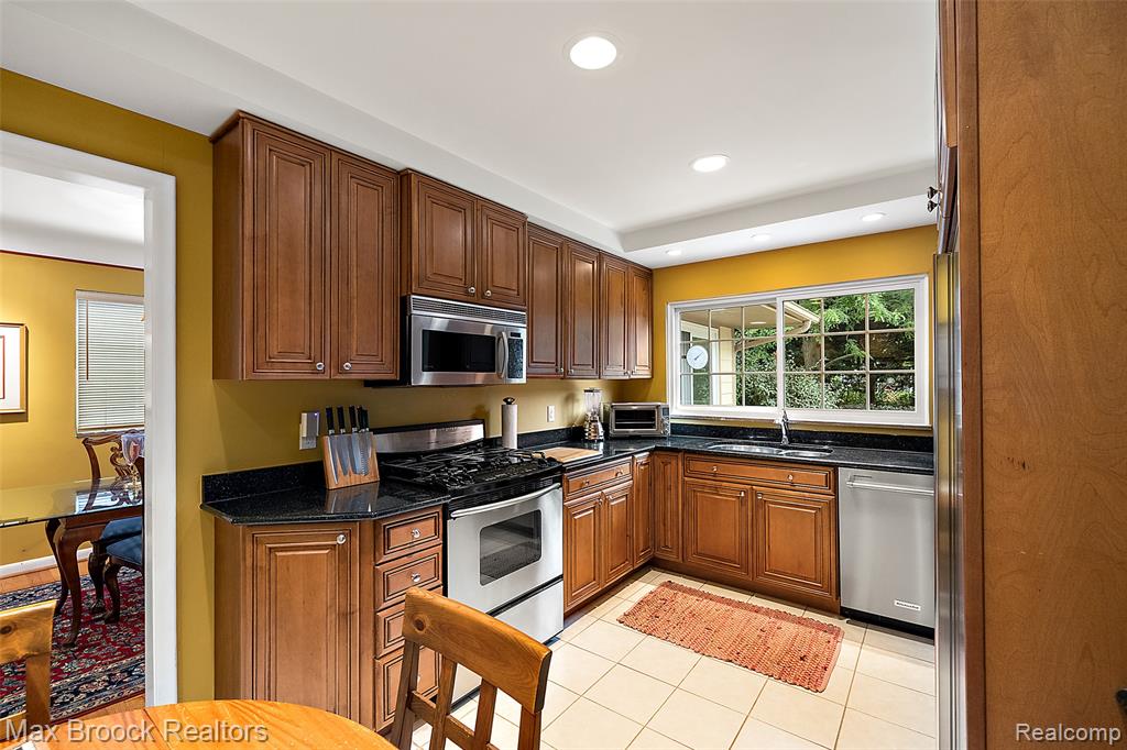 18408 Beverly Road Property Photo 9