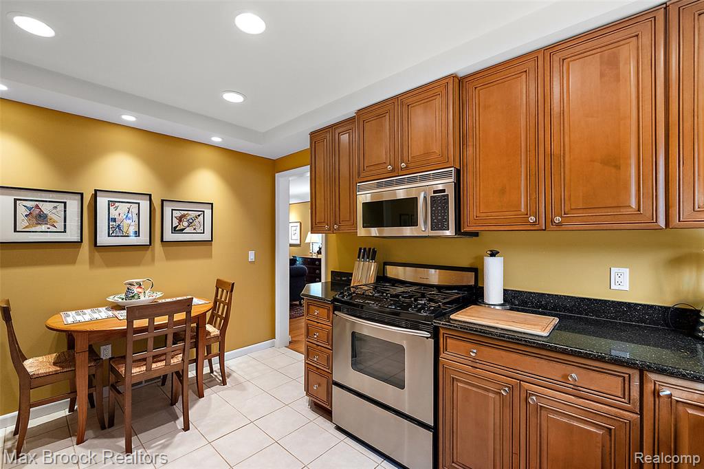 18408 Beverly Road Property Photo 11